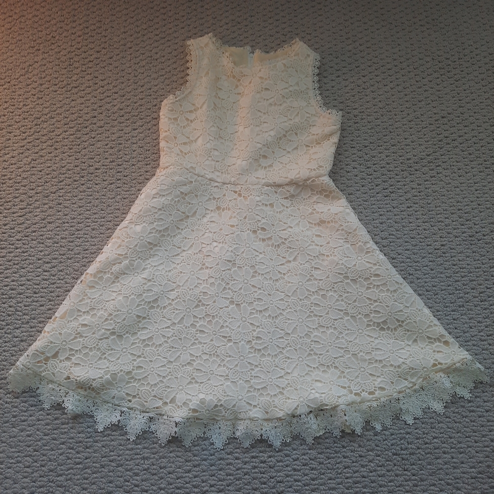 Preowned, girls' Rare Editions, size 14, yellow dress